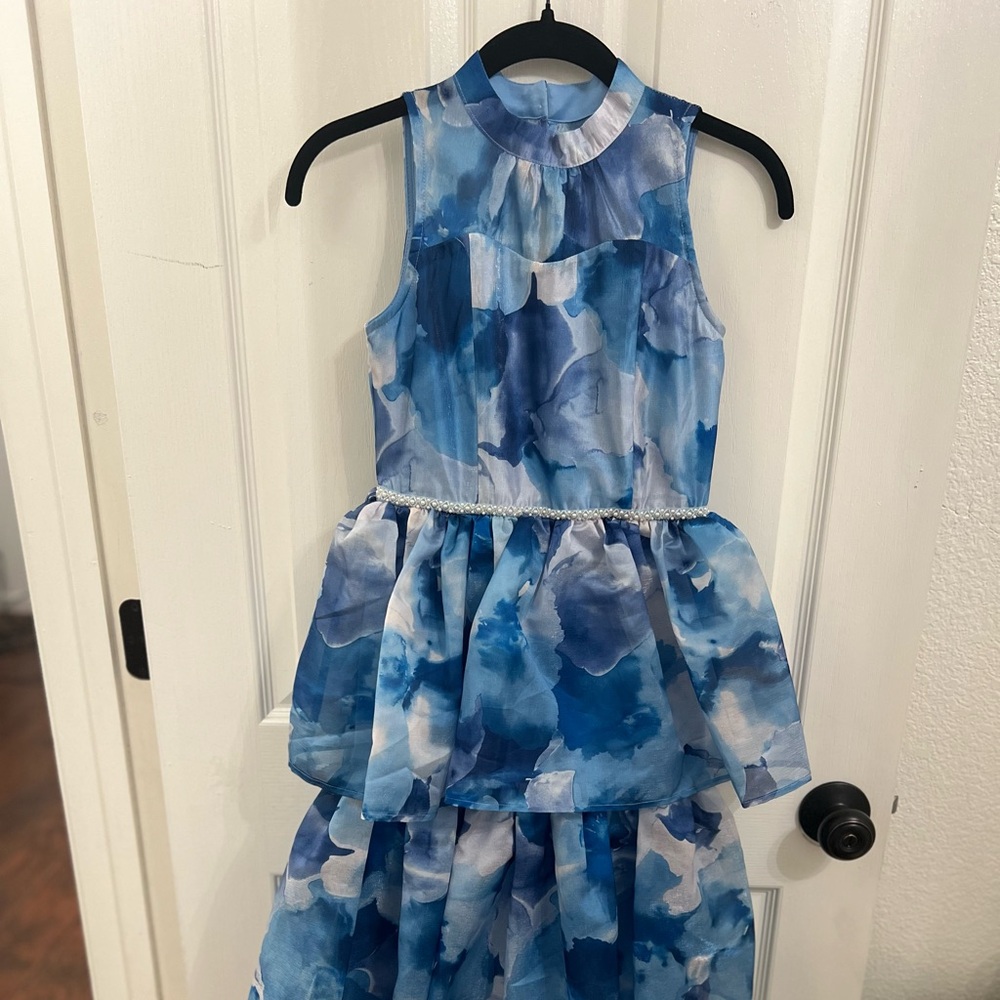 Girls dress